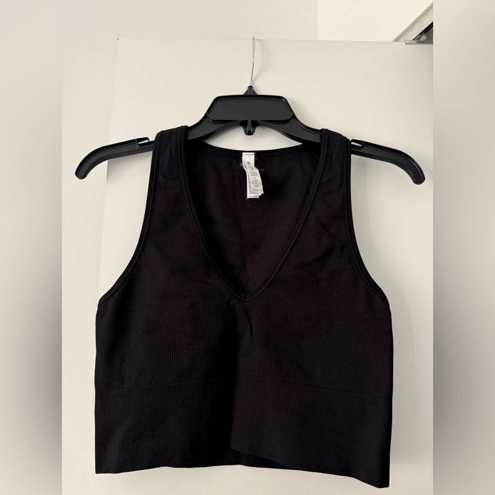 Athleta Aurora Seamless Crop Scoop Tank - Medium - Black